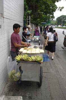 Thai_bangkok_street2.jpg